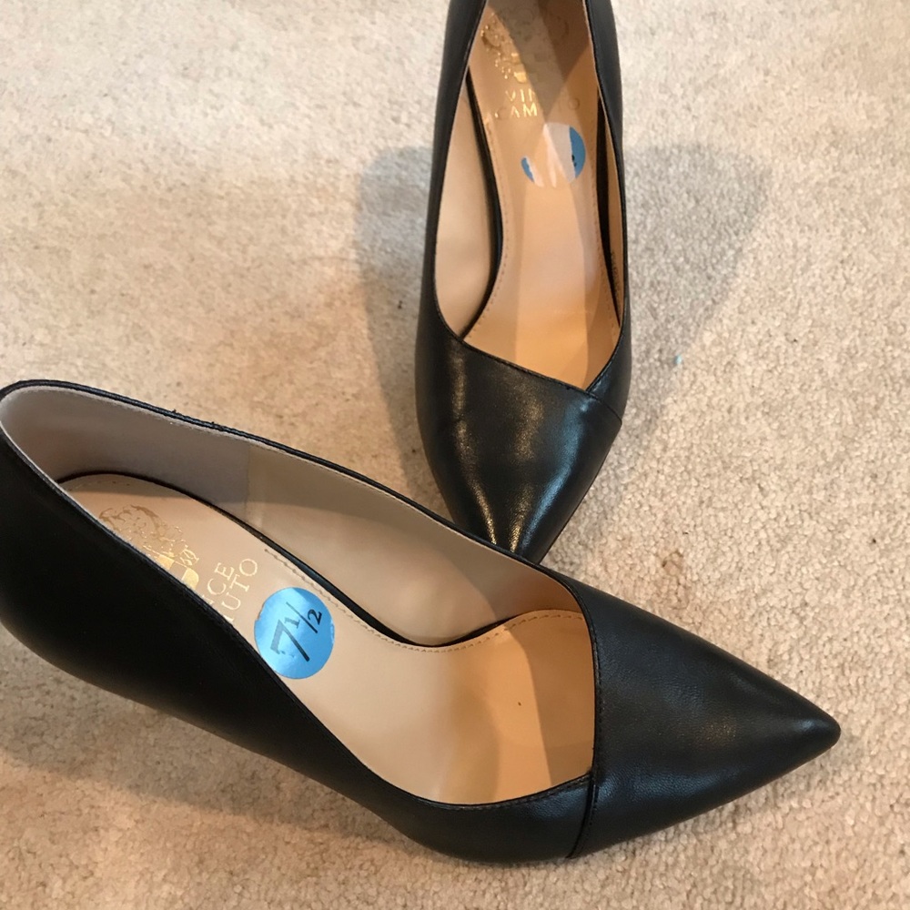 Vince Camuto hot black leather heels